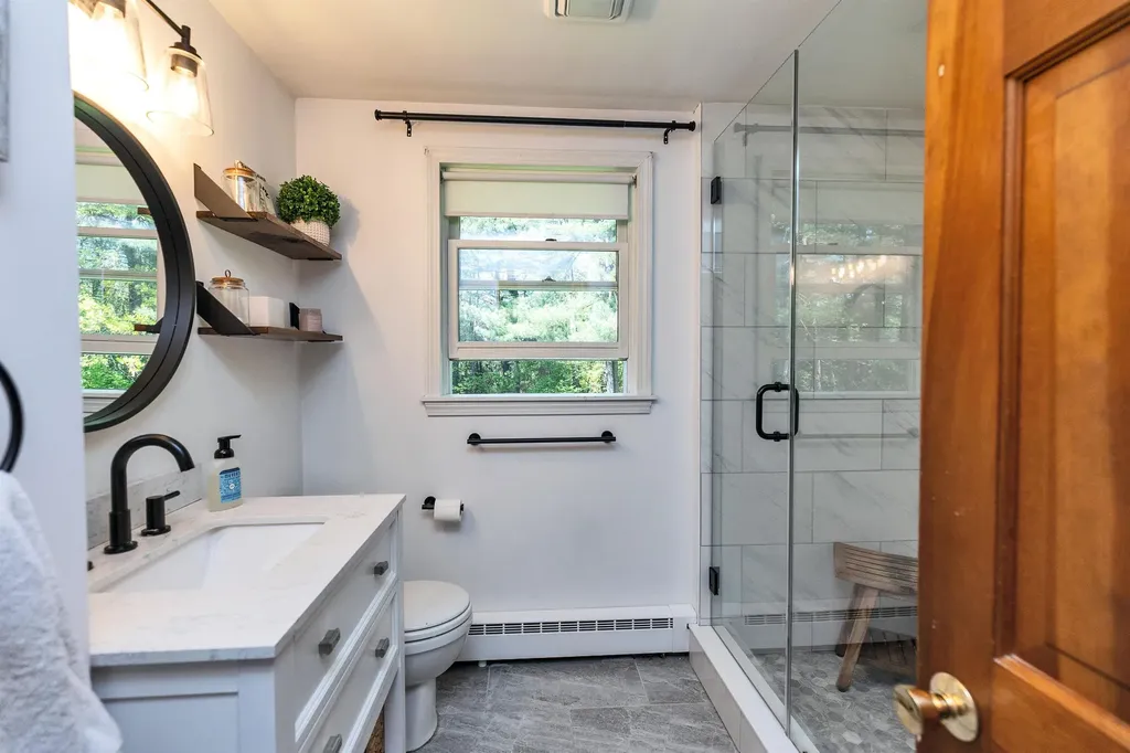 3 Pondview Drive Litchfield NH 03052