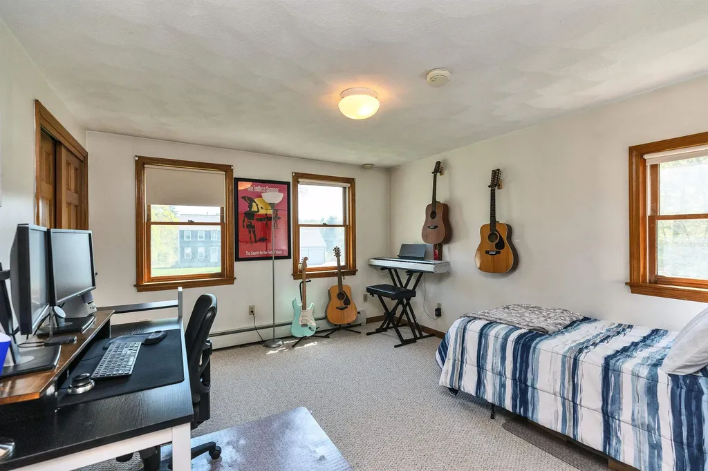 3 Pondview Drive Litchfield NH 03052