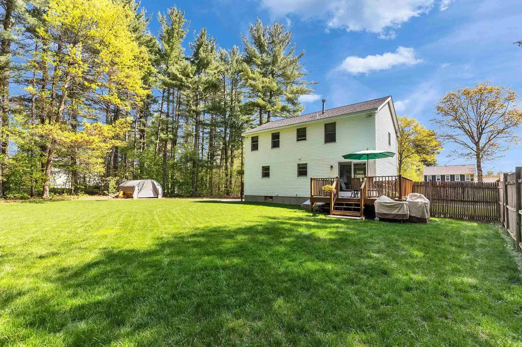 3 Pondview Drive Litchfield NH 03052