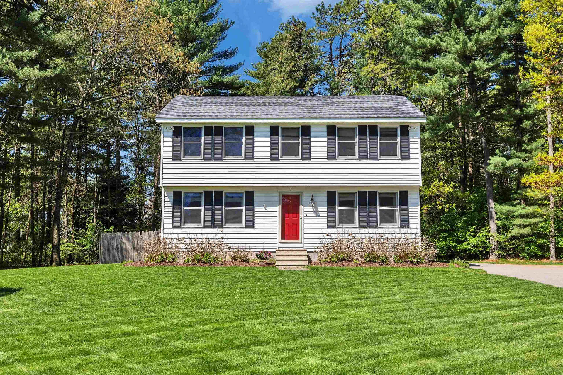 3 Pondview Drive Litchfield NH 03052