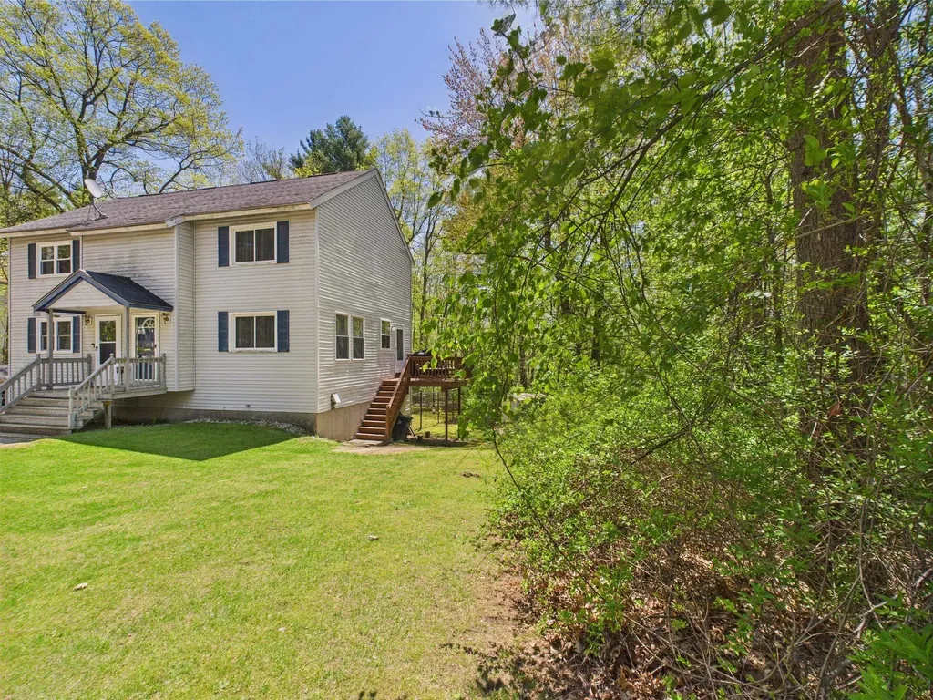 8 Lincoln Drive Hooksett NH 03106