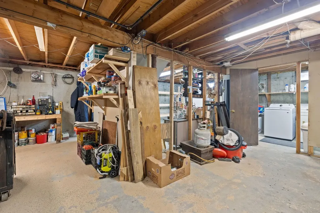 195 Corning Road Manchester NH 03109