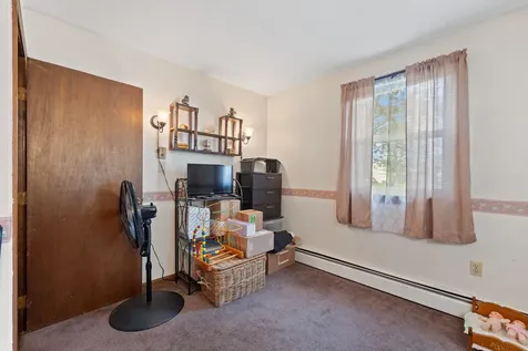 195 Corning Road Manchester NH 03109