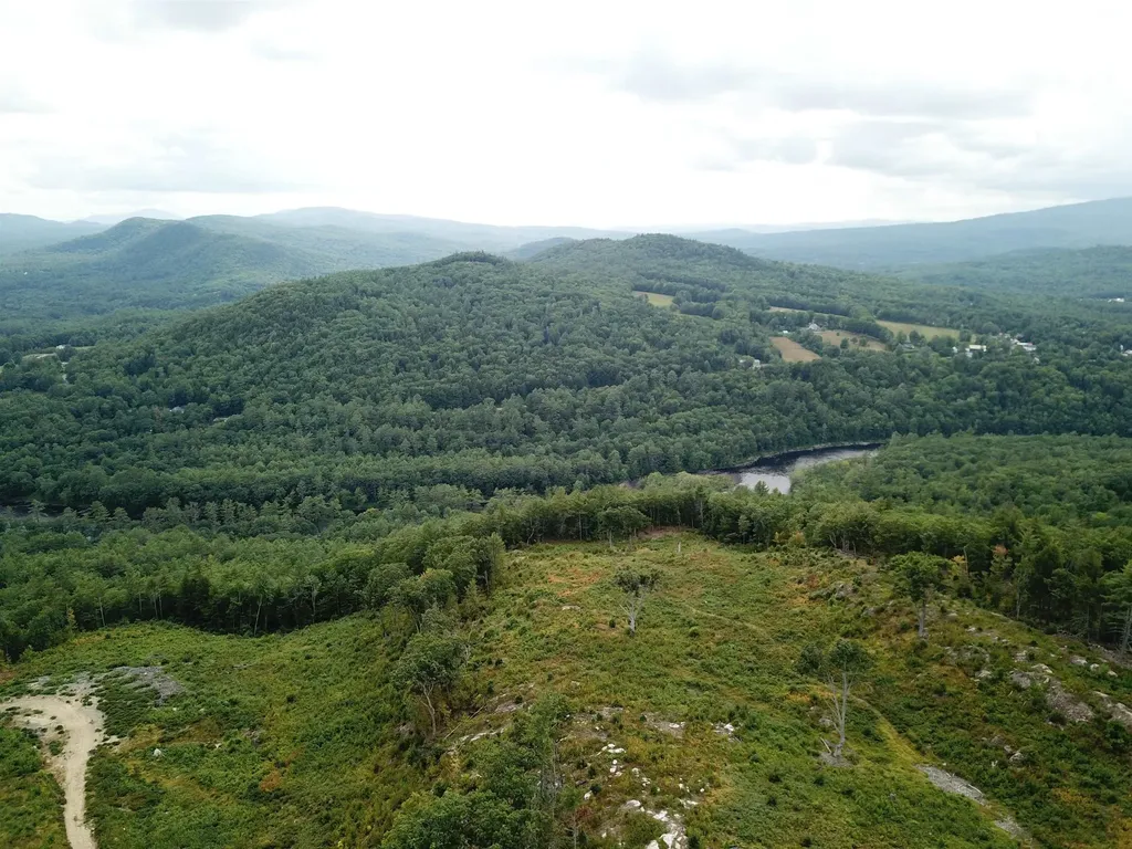 820 Old Bristol Road New Hampton NH 03256