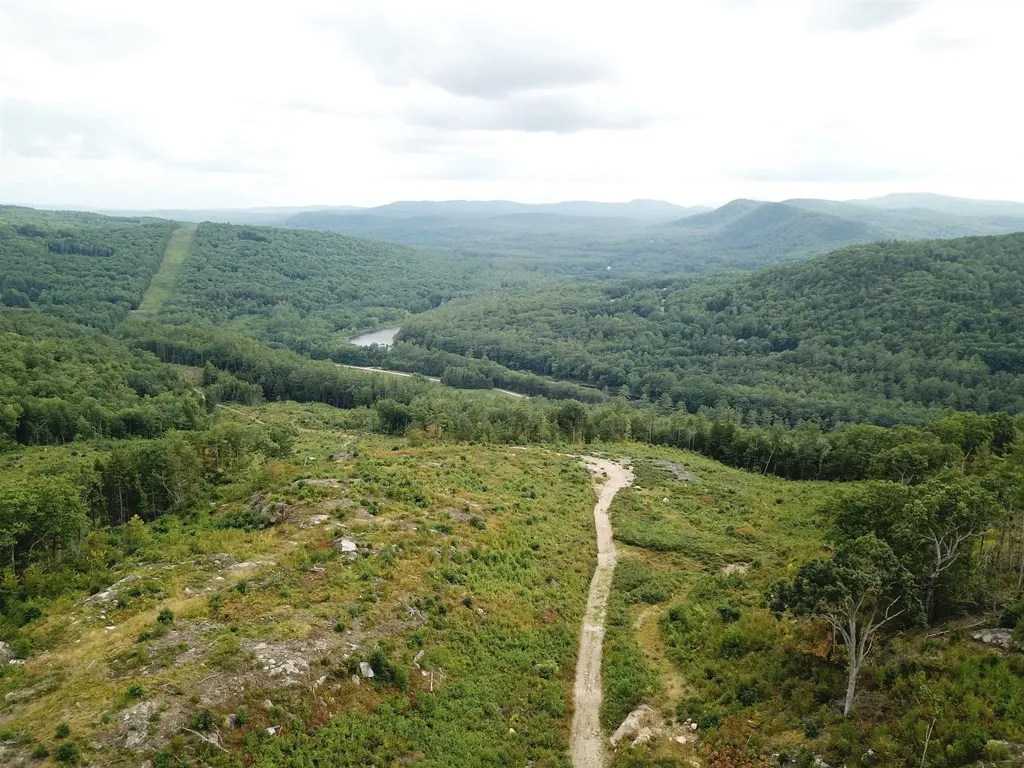 820 Old Bristol Road New Hampton NH 03256