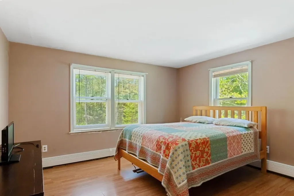 25 Vail Road Barnstead NH 03225