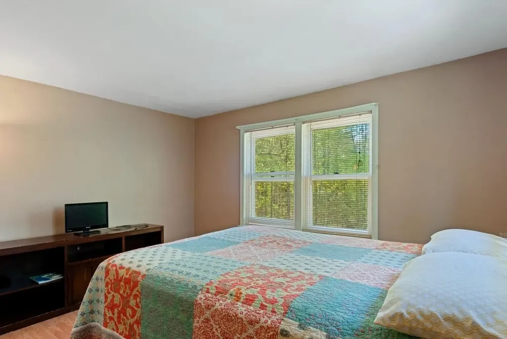 25 Vail Road Barnstead NH 03225