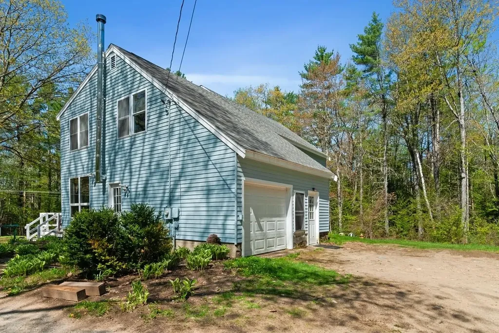 25 Vail Road Barnstead NH 03225