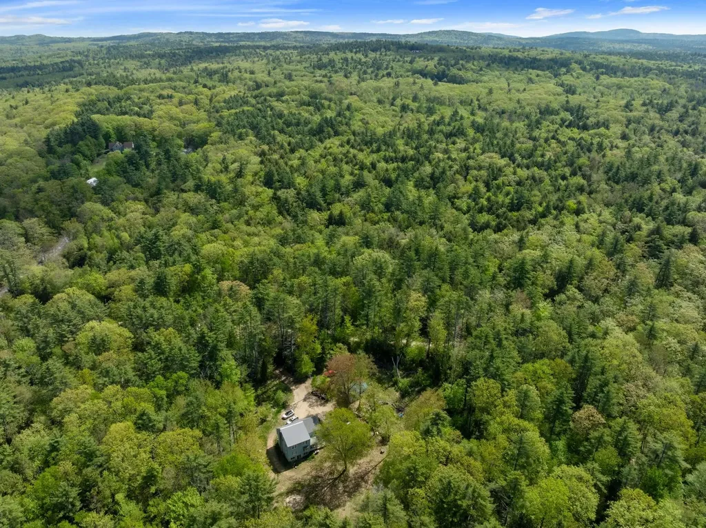 25 Vail Road Barnstead NH 03225