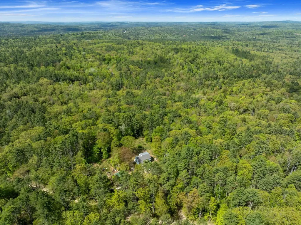 25 Vail Road Barnstead NH 03225