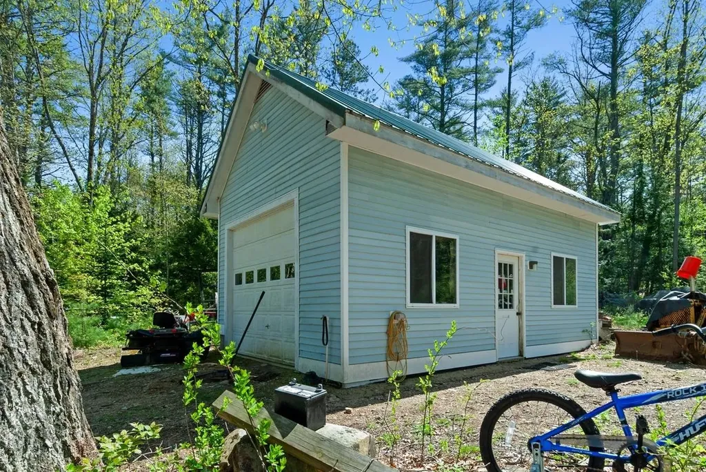 25 Vail Road Barnstead NH 03225