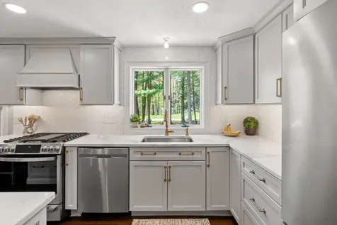 27 Saint Cyr Drive Hampton NH 03842