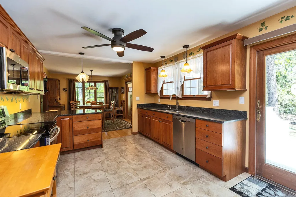 145 Hillcrest Road Litchfield NH 03052