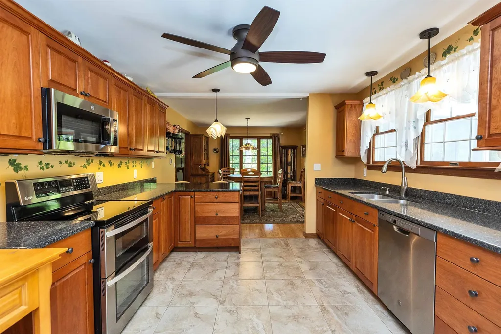 145 Hillcrest Road Litchfield NH 03052
