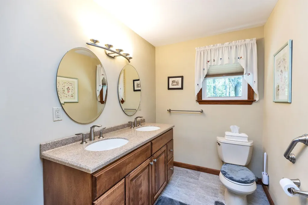 145 Hillcrest Road Litchfield NH 03052