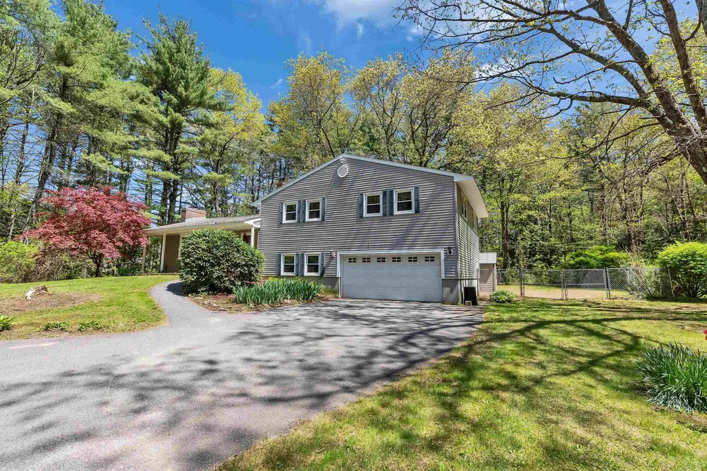 145 Hillcrest Road Litchfield NH 03052