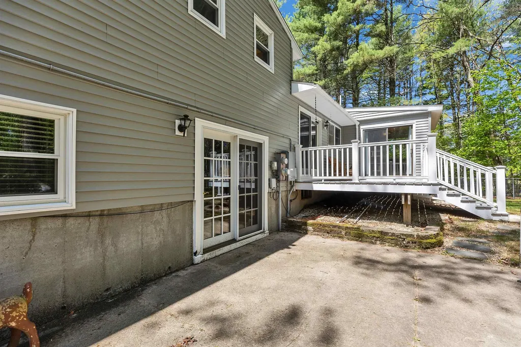 145 Hillcrest Road Litchfield NH 03052
