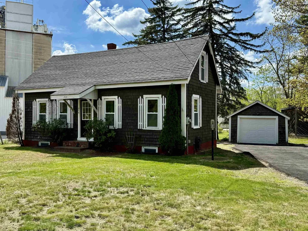 516 Hall Street Bow NH 03304