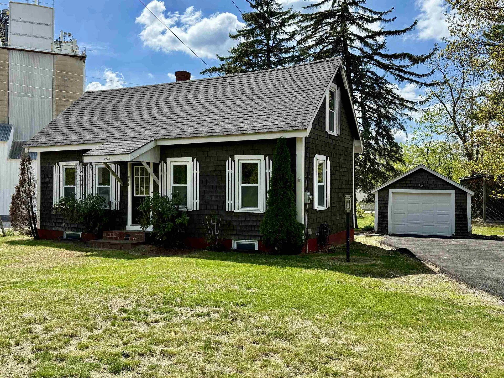 516 Hall Street Bow NH 03304