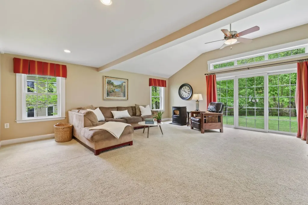5 Sullivan Avenue Salem NH 03079