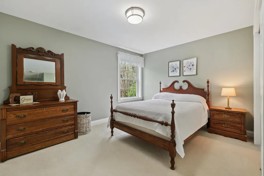 5 Sullivan Avenue Salem NH 03079