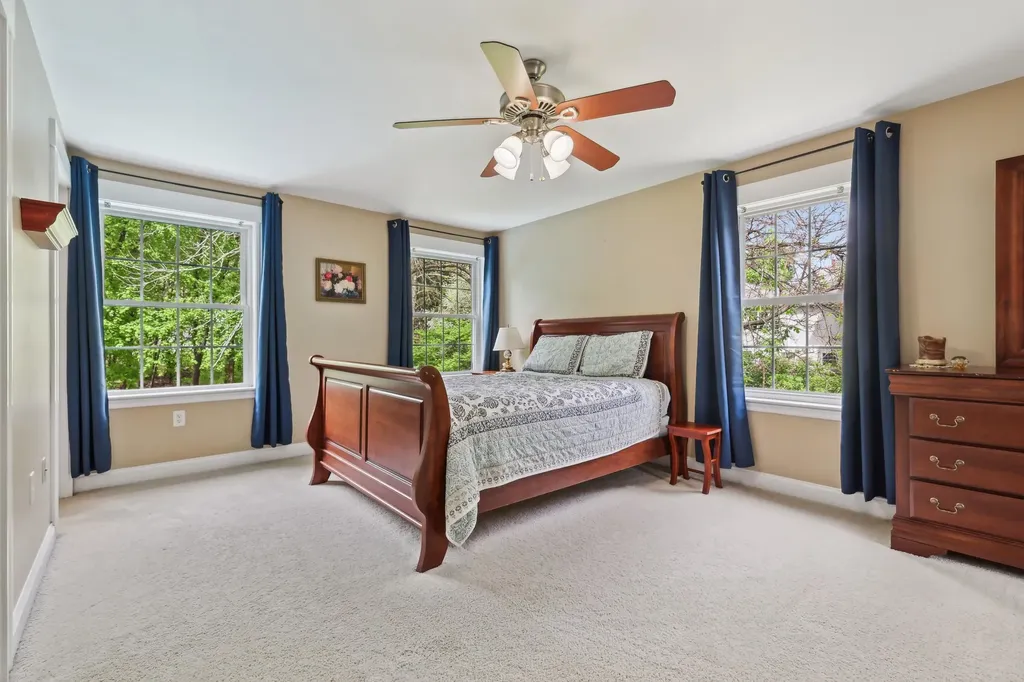 5 Sullivan Avenue Salem NH 03079