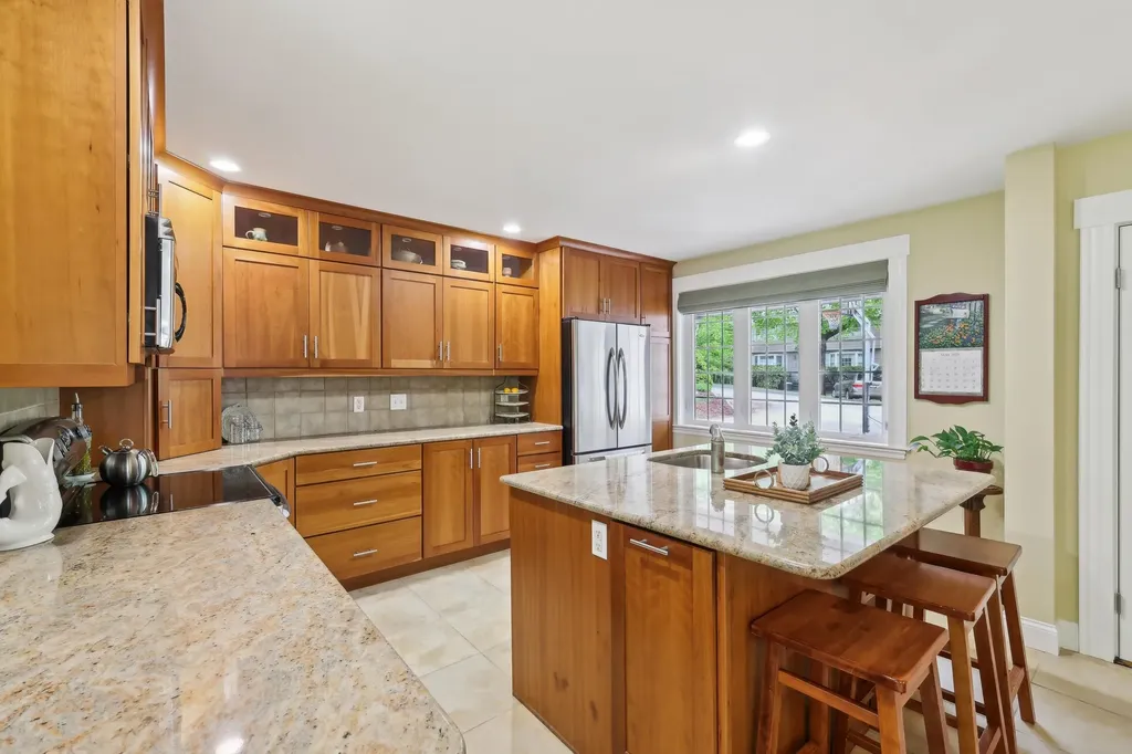5 Sullivan Avenue Salem NH 03079