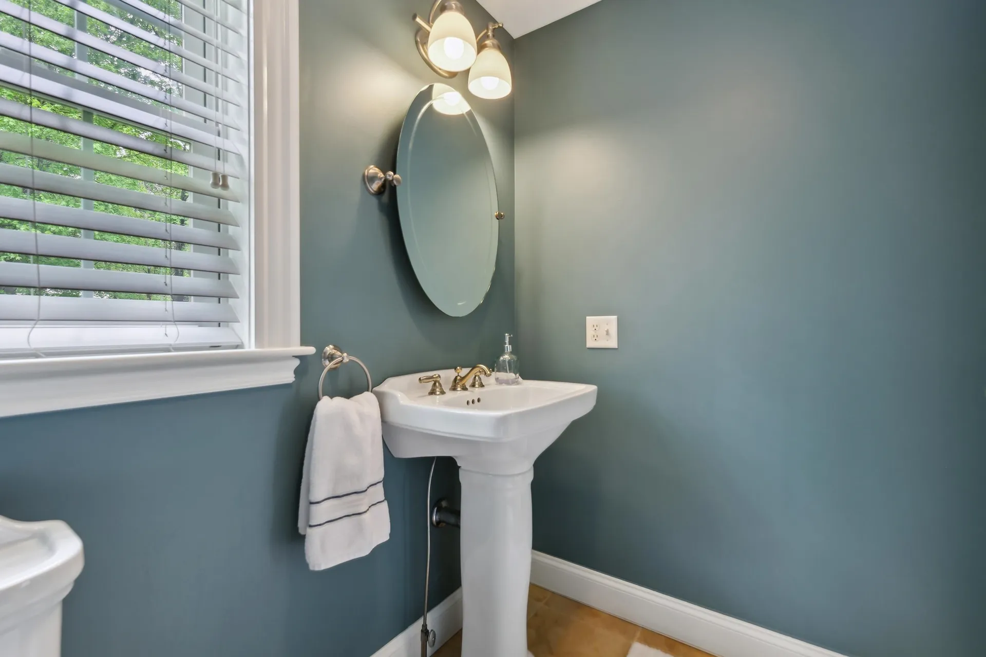 5 Sullivan Avenue Salem NH 03079