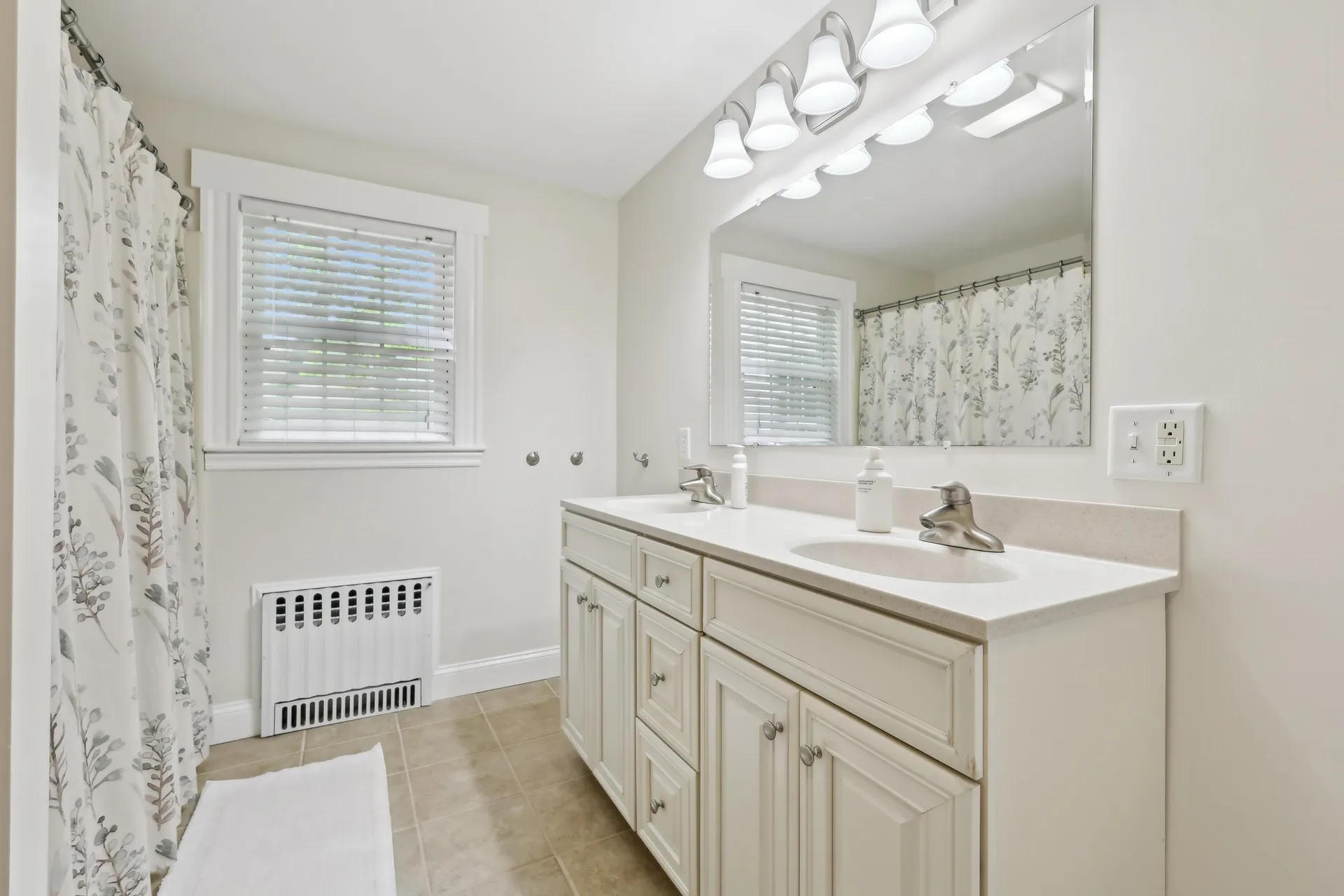 5 Sullivan Avenue Salem NH 03079