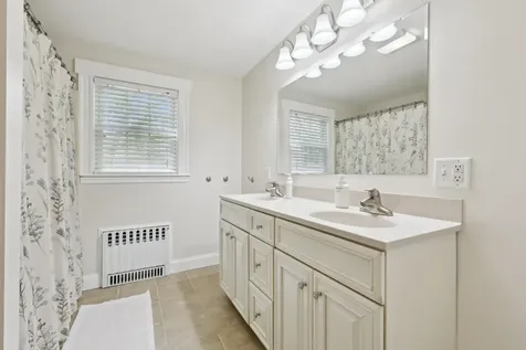 5 Sullivan Avenue Salem NH 03079