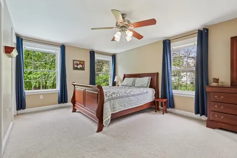 5 Sullivan Avenue Salem NH 03079