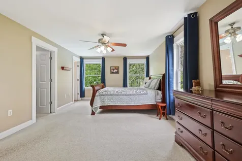 5 Sullivan Avenue Salem NH 03079