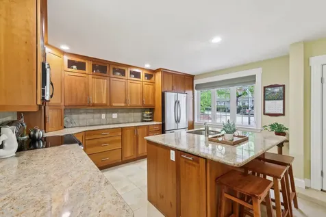 5 Sullivan Avenue Salem NH 03079
