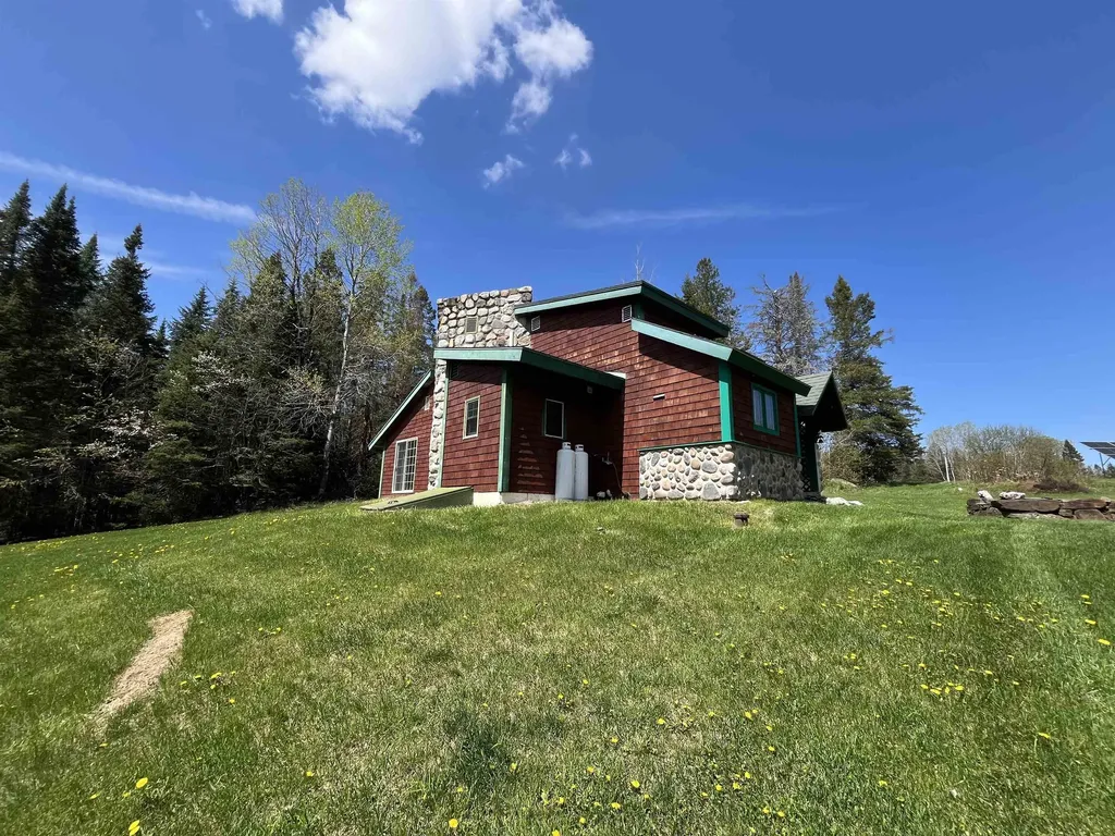 1039 Noyestar Road Walden VT 05843