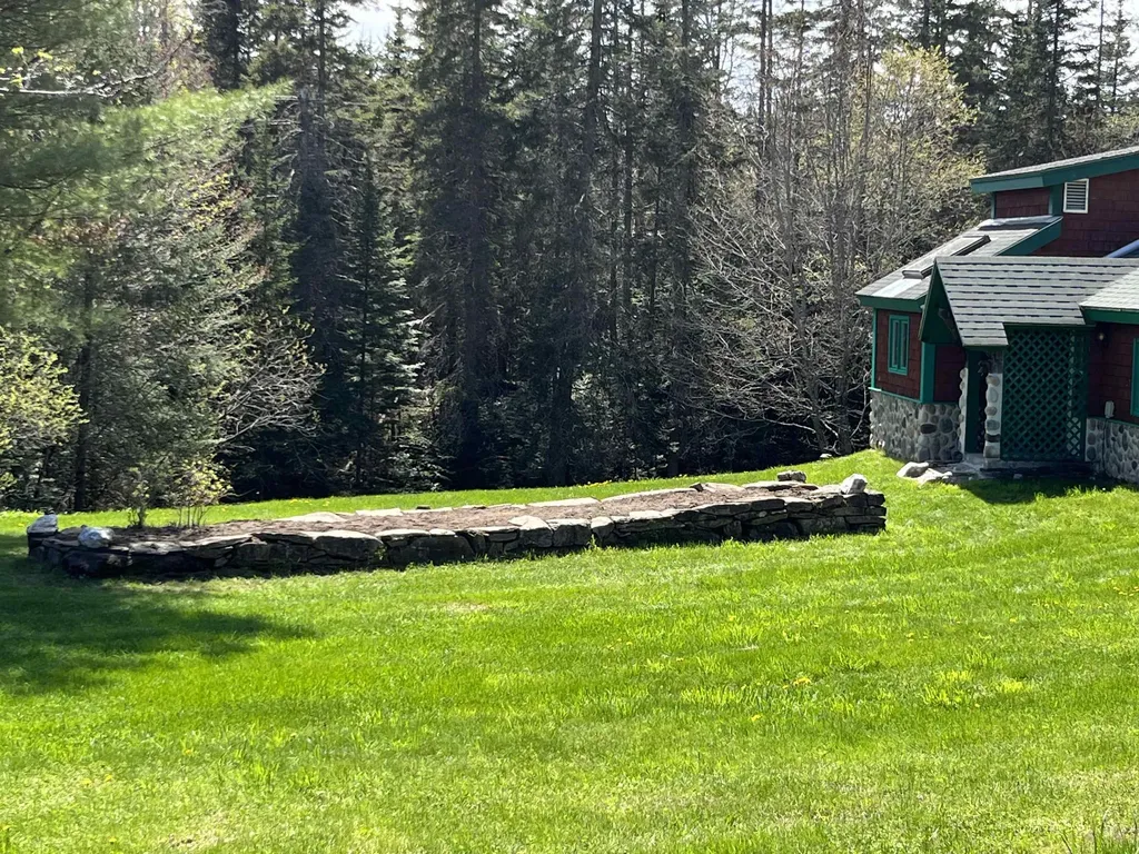 1039 Noyestar Road Walden VT 05843