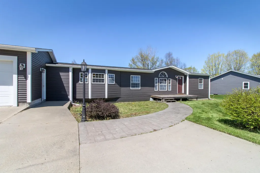 298 Memphremagog Views Newport City VT 05855