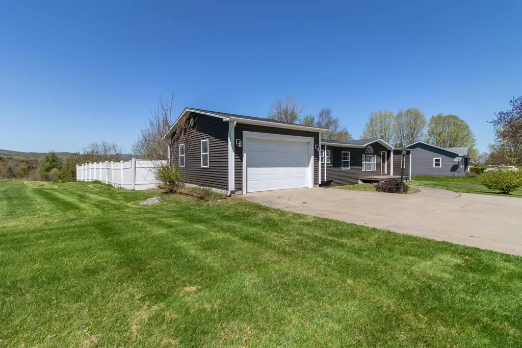 298 Memphremagog Views Newport City VT 05855