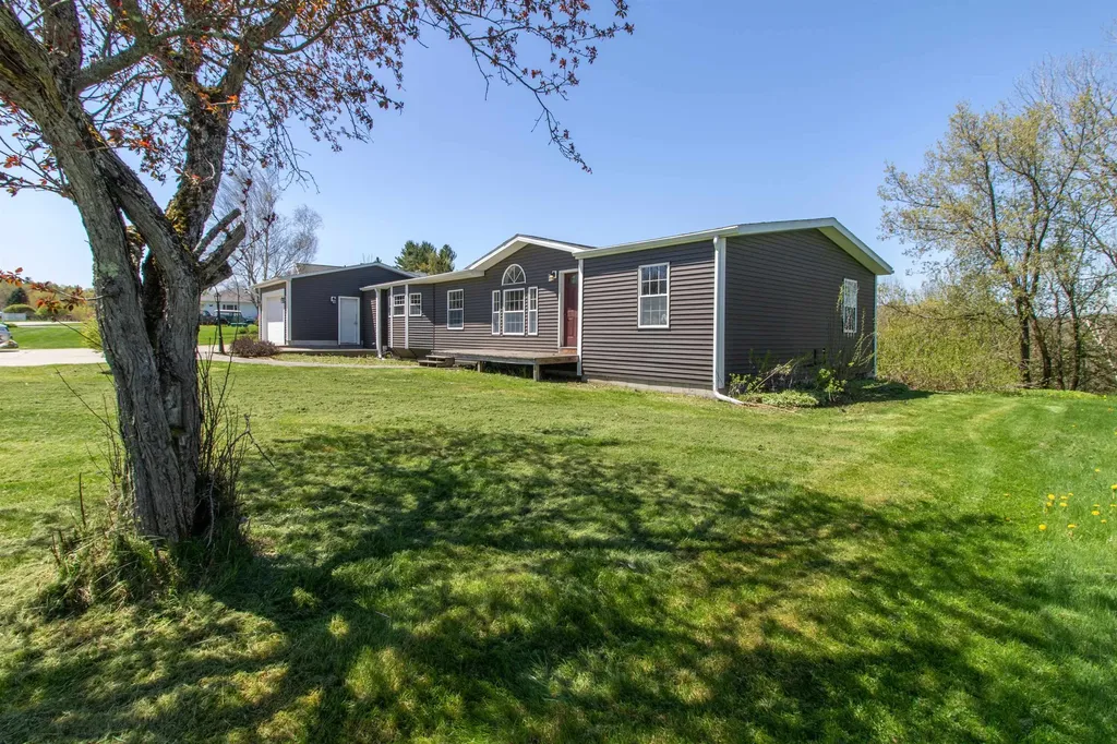 298 Memphremagog Views Newport City VT 05855