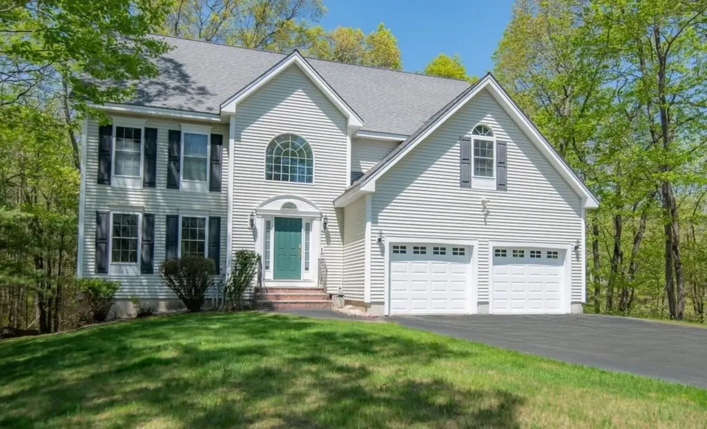 30 Shephard Road Pelham NH 03076