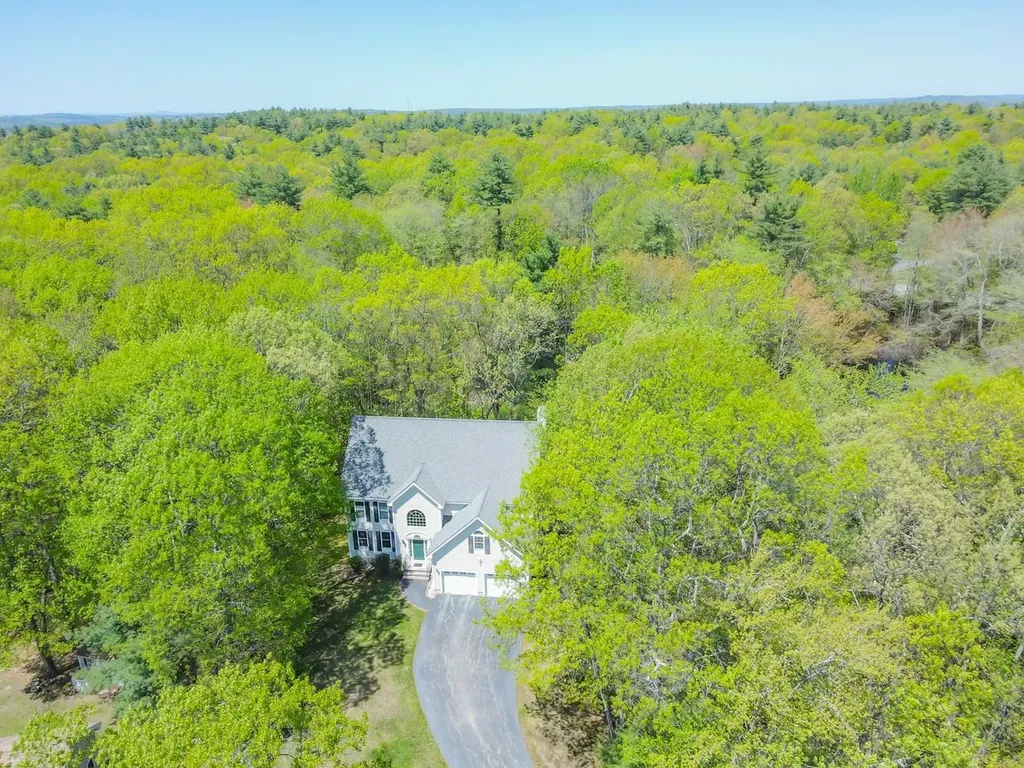 30 Shephard Road Pelham NH 03076