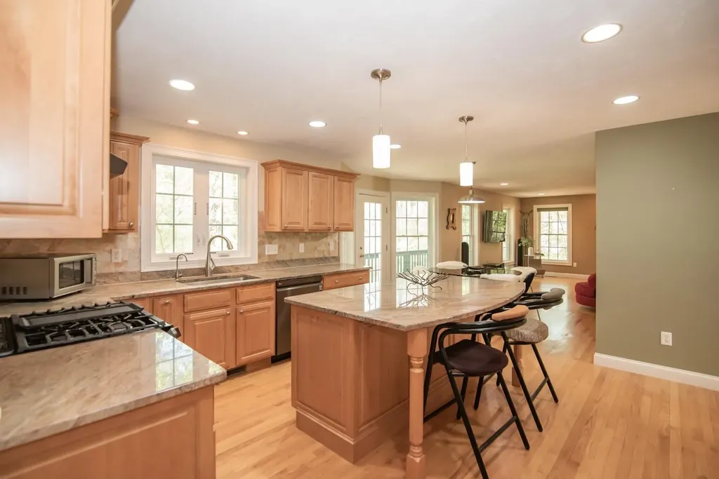 30 Shephard Road Pelham NH 03076