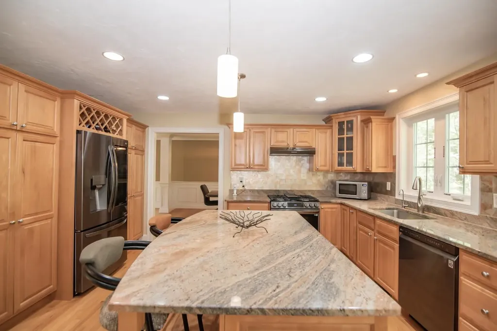 30 Shephard Road Pelham NH 03076