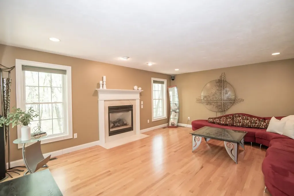 30 Shephard Road Pelham NH 03076