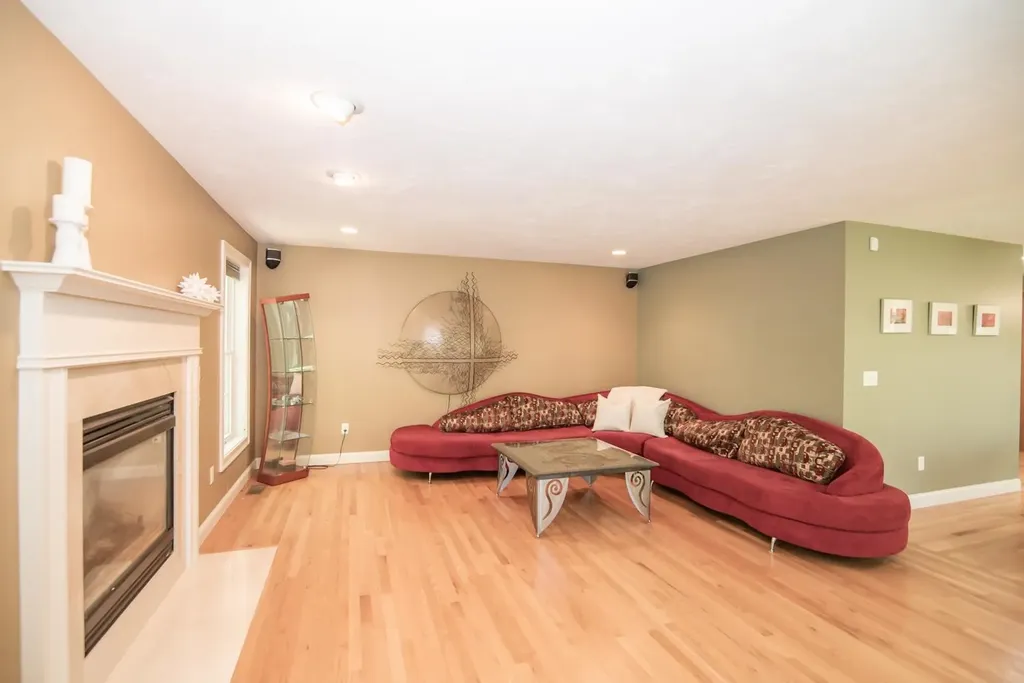 30 Shephard Road Pelham NH 03076