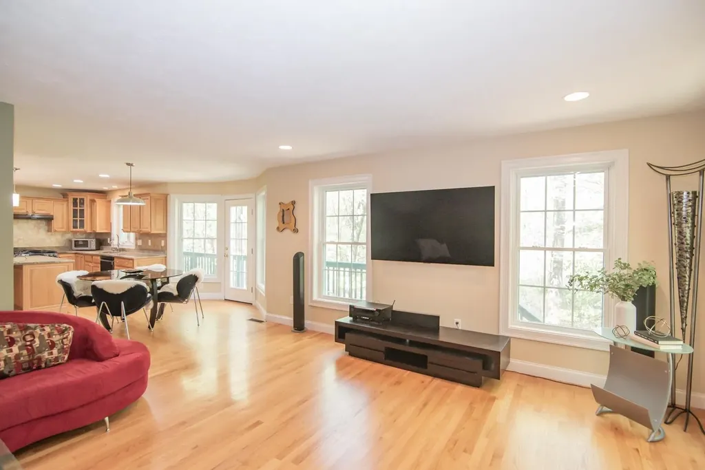 30 Shephard Road Pelham NH 03076