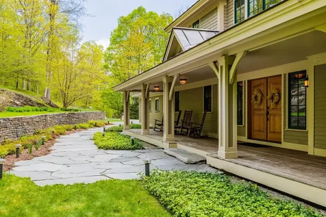 165 Bennington Lane Hartford VT 05059