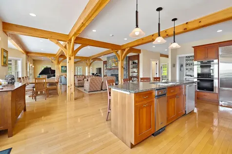 165 Bennington Lane Hartford VT 05059