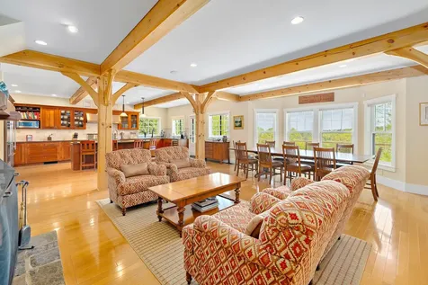 165 Bennington Lane Hartford VT 05059