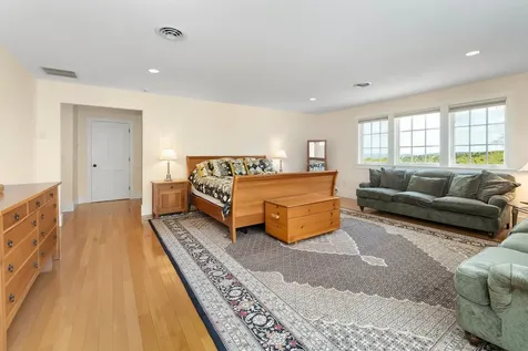 165 Bennington Lane Hartford VT 05059