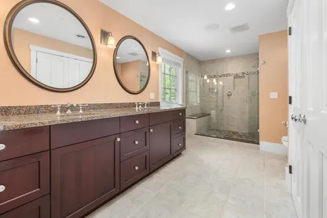165 Bennington Lane Hartford VT 05059